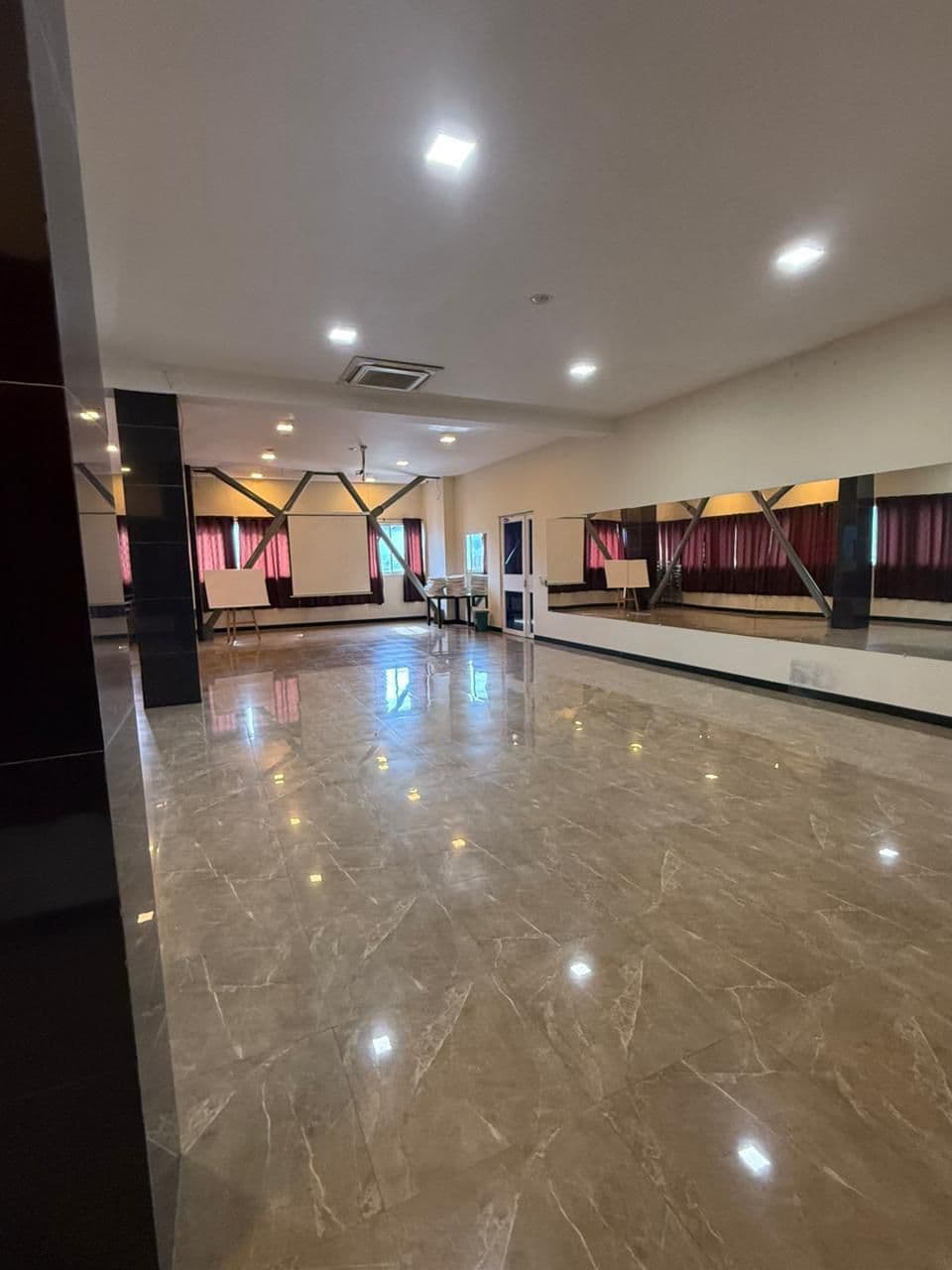 Auditorio Mirago Hotels